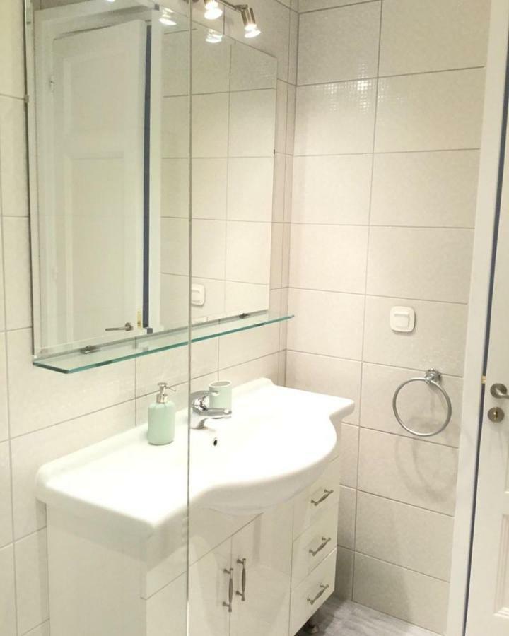 Spacious & Sunny Kolonaki Apt 5 Mins Metro/Acx3/1.5 Bt Athens Ngoại thất bức ảnh