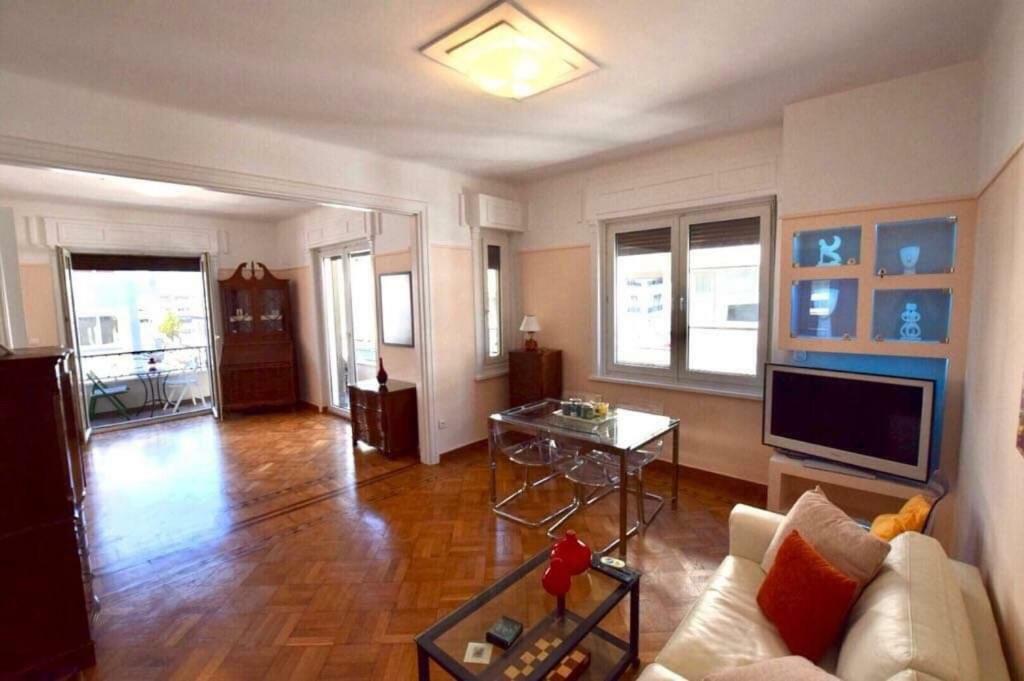 Spacious & Sunny Kolonaki Apt 5 Mins Metro/Acx3/1.5 Bt Athens Ngoại thất bức ảnh